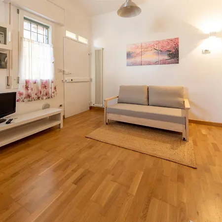 Housmart Risorgimento 9 Apartment Riale (Emilia-Romagna)